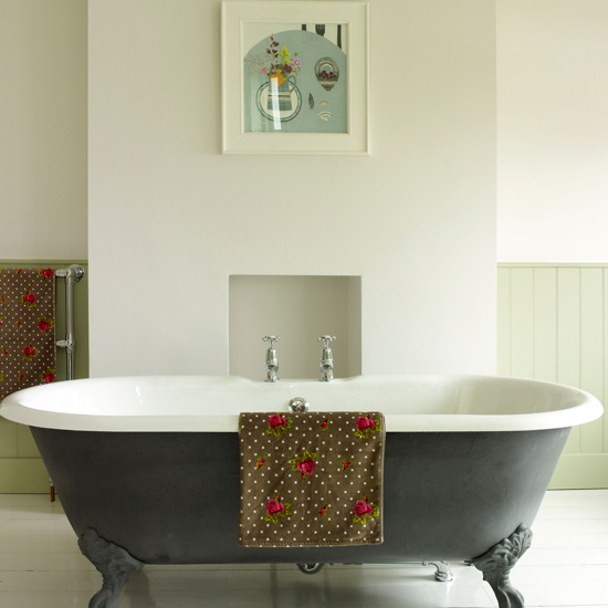Fresh apple bathroom
