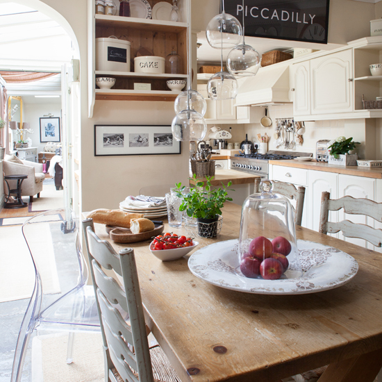 French farmhouse-style kitchen-diner