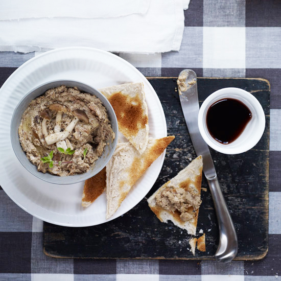 Delicious with Melba toast