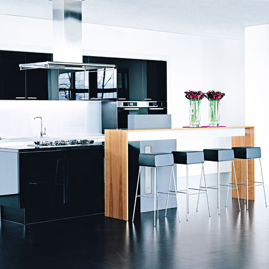 Modern black and white kitchen with gloss cabinetry | Kitchen | PHOTO GALLERY | Beautiful Kitchens | Housetohome.co.uk