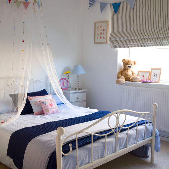 Light and fresh bedroom