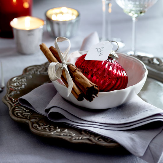 Christmas place setting | Dining room | PHOTO GALLERY | Homes & Gardens | Housetohome.co.uk