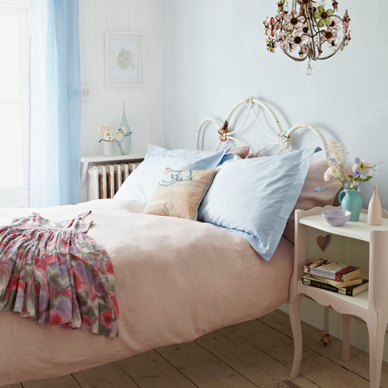 Shabby chic bedroom