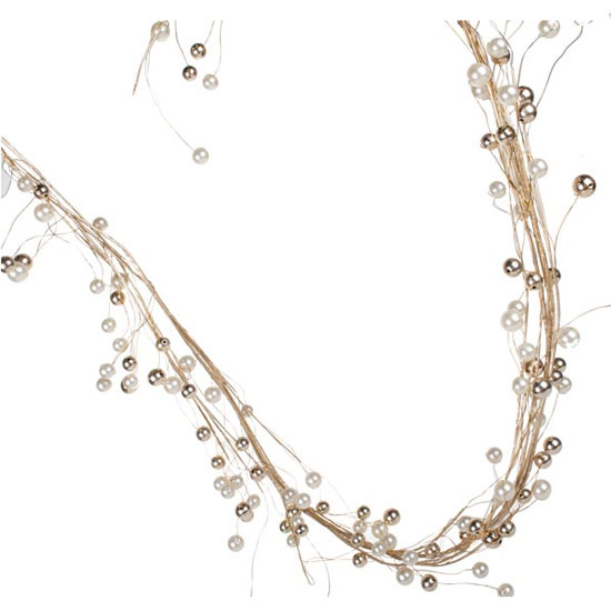 Christmas garland from Christmas Time UK | Christmas | PHOTO GALLERY | Homes & Gardens | Housetohome.co.uk