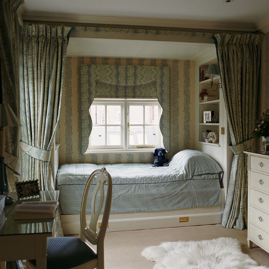 Classic blue and cream child's bedroom | Bedroom | PHOTO GALLERY | Homes & Gardens | Housetohome.co.uk