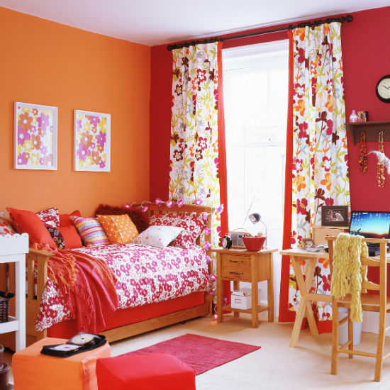 Colourful florals| guest bedroom decorating idea | PHOTO GALLERY | Ideal Home | Housetohome