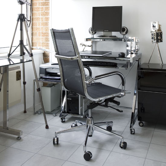 Modern monochrome home office Modern monochrome home office | Formal home office | Traditional home office | decorating ideas | PHOTO GALLERY | 25 Beautiful Homes | Housetohome