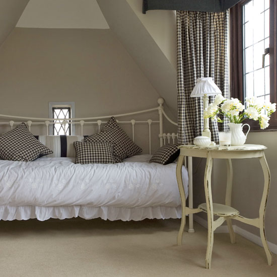 Country bedroom with rustic daybed | Country bedrooms | Decorating ideas | Bedroom | PHOTO GALLERY | 25 Beautiful Homes | Housetohome