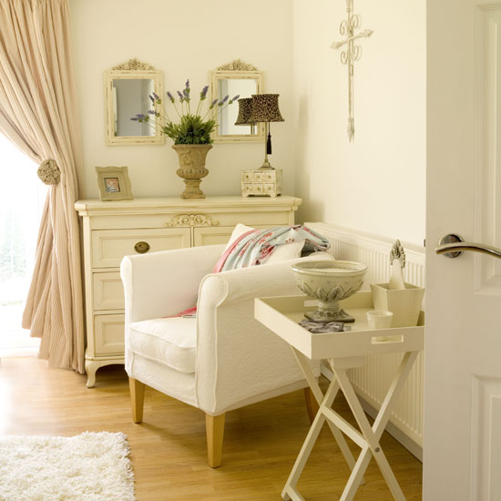 Relaxing country bedroom | Country bedrooms | Decorating ideas | Bedroom | PHOTO GALLERY | 25 Beautiful Homes | Housetohome