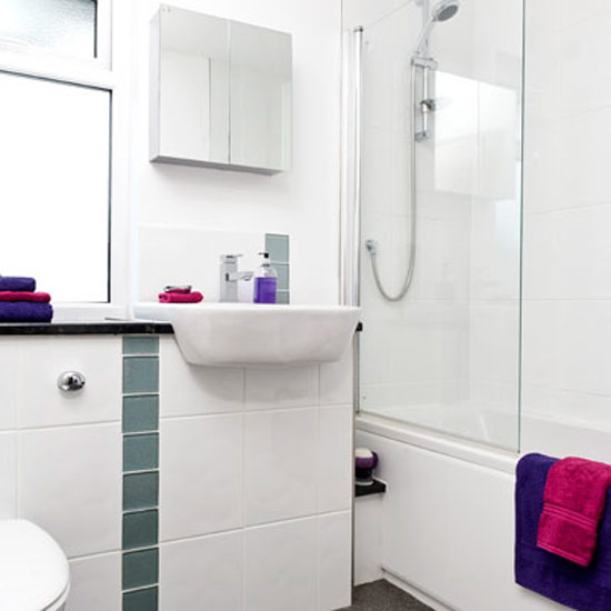 Add a strip of coloured tiles Add a strip of coloured tiles | Bathroom ideas | Bathroom decorating | PHOTO GALLERY | Style at Home | Housetohome.co.uk