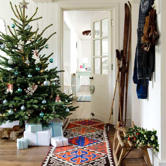 Bring in colour Bring in colour | Hallway | PHOTO GALLERY | Country Homes and Interiors | Housetohome.co.uk