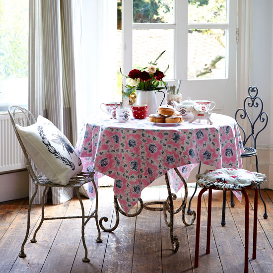 Create a relaxed dining area Create a relaxed dining area | Dining room | PHOTO GALLERY | Country Homes and Interiors | Housetohome.co.uk