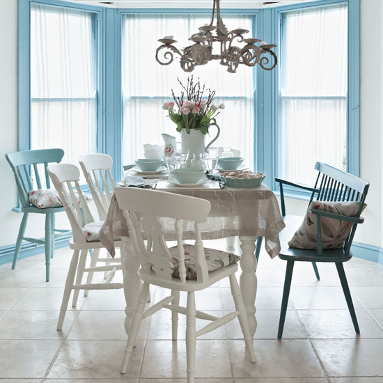 Dine in a light-filled space Dine in a light-filled space | Dining room | PHOTO GALLERY | Country Homes and Interiors | Housetohome.co.uk