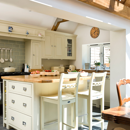 Cream open plan kitchen with large island Cream open plan kitchen with large island | open plan kitchen | kitchen design | PHOTO GALLERY | Housetohome.co.uk