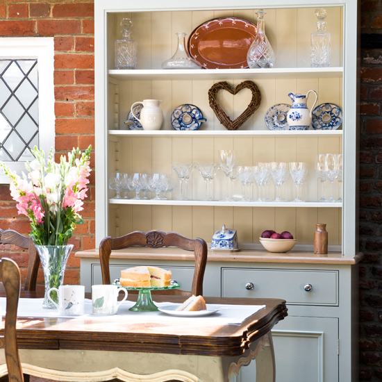 Traditional charm dining room