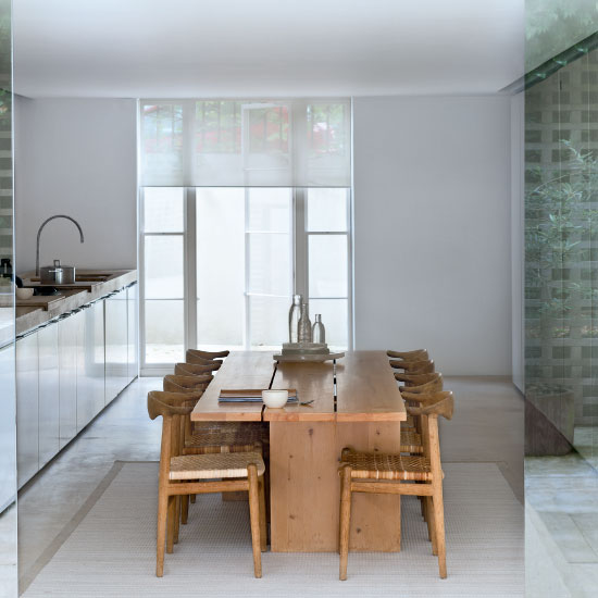 Kitchen l Minimal white home-l-House-Tours-l-PHOTO-GALLERY-l-Livingetc l Housetohome