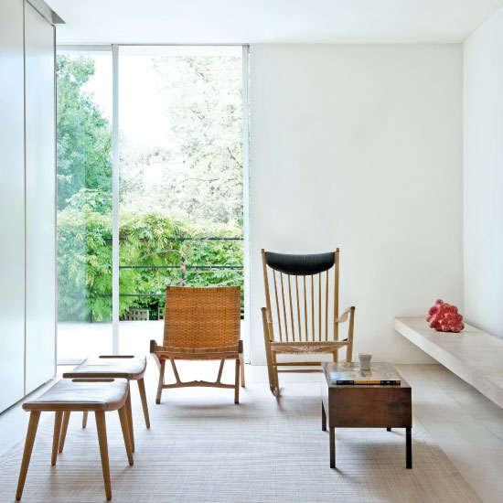 Living room l Minimal white home-l-House-Tours-l-PHOTO-GALLERY-l-Livingetc l Housetohome