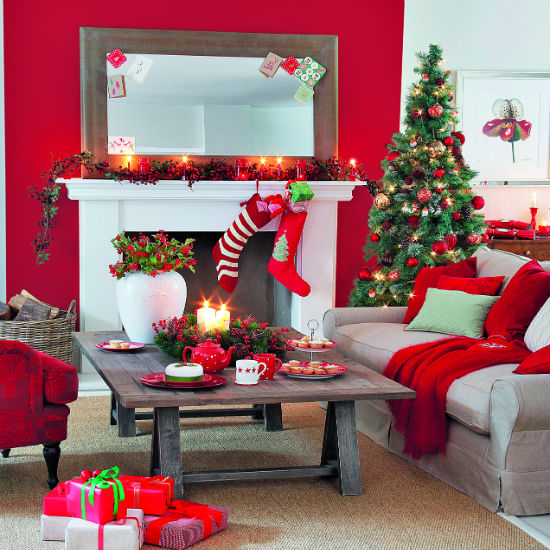 Classic scarlet and gold Christmas living room | Christmas living room decorating ideas | PHOTO GALLERY | Ideal Home | Housetohome