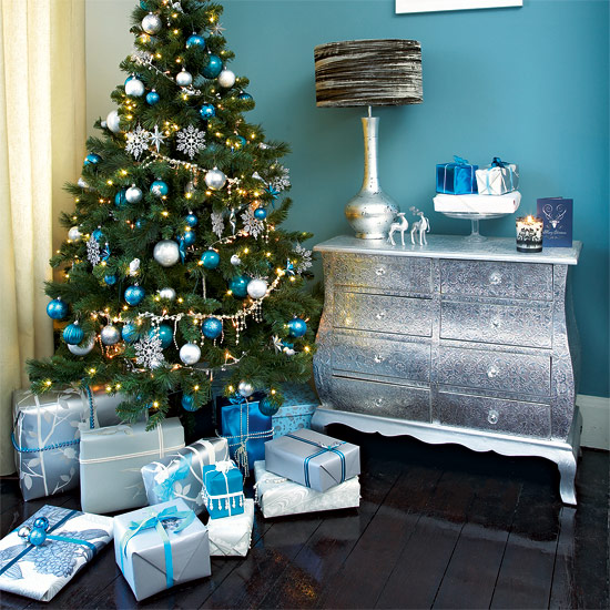 Dress your tree with teal and silver | Festive teal and silver living ...