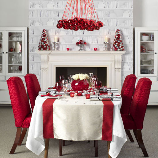 Set the stage | Christmas mantelpiece | Christmas decorating ideas | PHOTO GALLERY | Ideal Home | Housetohome