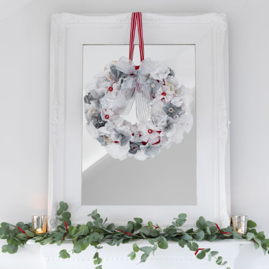 Decorate the mirror | Christmas mantelpiece | Christmas decorating ideas | PHOTO GALLERY | Ideal Home | Housetohome