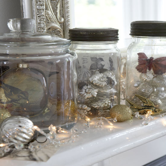 Create a vintage display | Christmas mantelpiece | Christmas decorating ideas | PHOTO GALLERY | Ideal Home | Housetohome