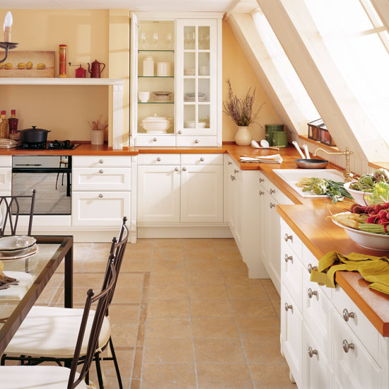 Country-style L-shaped kitchen Country-style L-shaped kitchen | Kitchen design ideas | PHOTO GALLERY | Beautiful Kitchens | Housetohome.co.uk