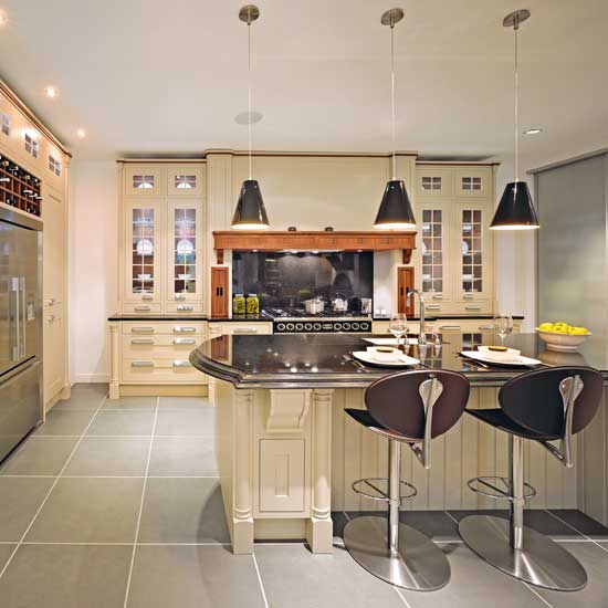 Fresh neutral kitchen Fresh neutral kitchen | Traditional kitchens - 10 ideas | Kitchens | PHOTO GALLERY | Beautiful Kitchens | Housetohome