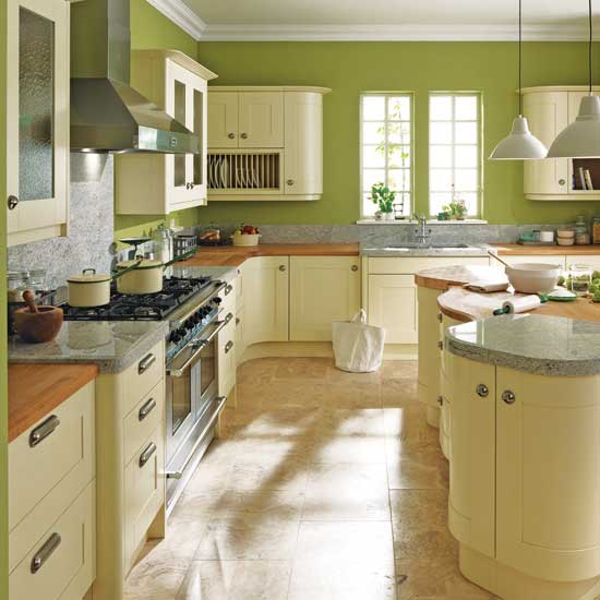 Bold green kitchen Bold green kitchen | Traditional kitchens - 10 ideas | Kitchens | PHOTO GALLERY | Beautiful Kitchens | Housetohome
