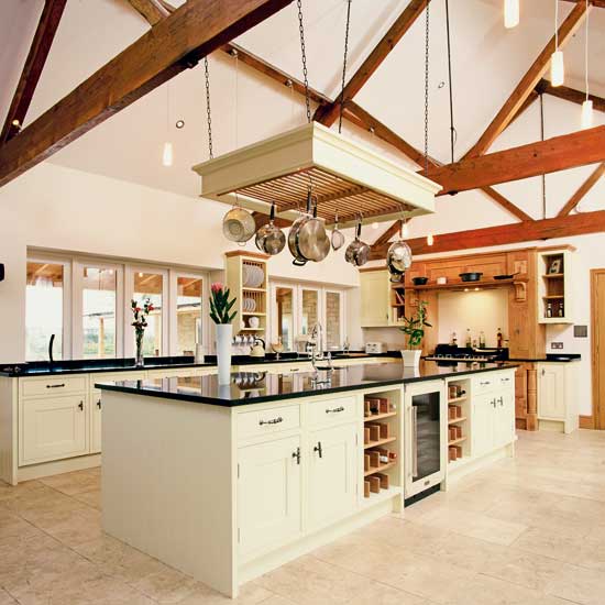 Large farmhouse-style kitchen Large farmhouse-style kitchen | Traditional kitchens - 10 ideas | Kitchens | PHOTO GALLERY | Beautiful Kitchens | Housetohome