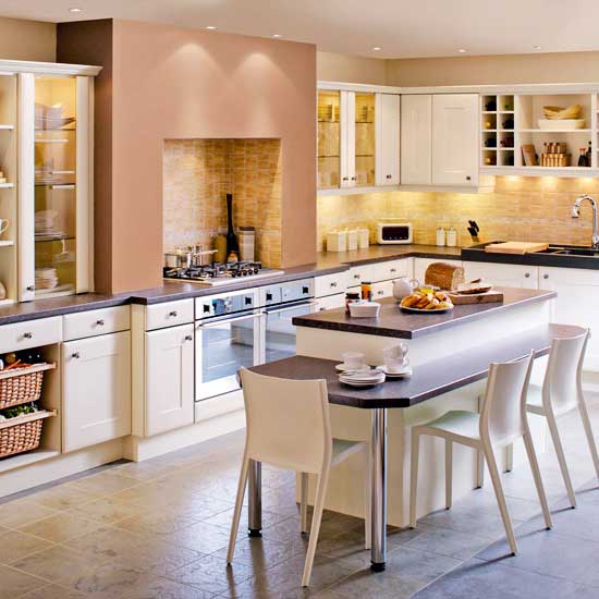 Warm relaxing kitchen Warm relaxing kitchen | Traditional kitchens - 10 ideas | Kitchens | PHOTO GALLERY | Beautiful Kitchens | Housetohome