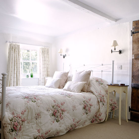 Guest bedroom | House tour | PHOTO GALLERY | Country Homes and Interiors | Housetohome.co.uk