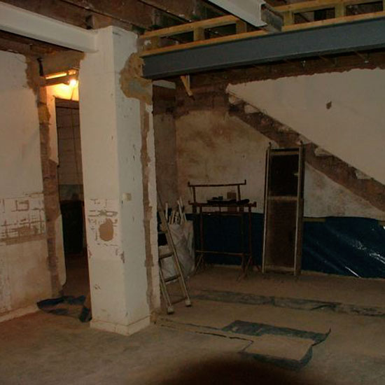 The kitchen before the makeover | hand crafted kitchen | kitchen makeover | PHOTO GALLERY | Ideal Home | Housetohome