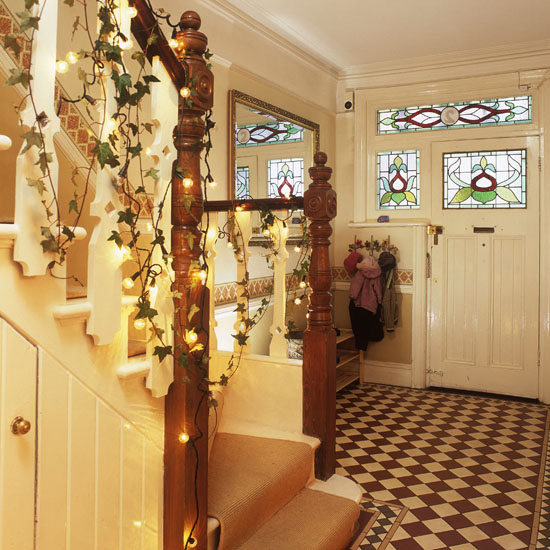 Fairy-lit Christmas hallway Fairy-lit Christmas hallway | Christmas accessories | PHOTO GALLERY | 25 Beautiful Homes | Housetohome