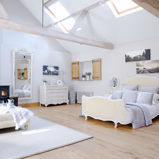 Fresh country guest bedroom
