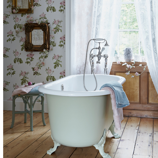 Vintage chic floral bathroom 