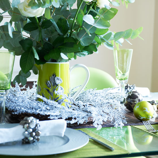 A sparkling centrepiece A sparkling centrepiece | Christmas decorating ideas | PHOTO GALLERY | Style at Home | Housetohome