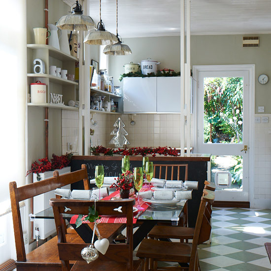 Create a rustic setting Create a rustic setting | Christmas decorating ideas | PHOTO GALLERY | Style at Home | Housetohome