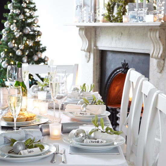 Choose elegant tableware Choose elegant tableware | Christmas decorating ideas | PHOTO GALLERY | Style at Home | Housetohome