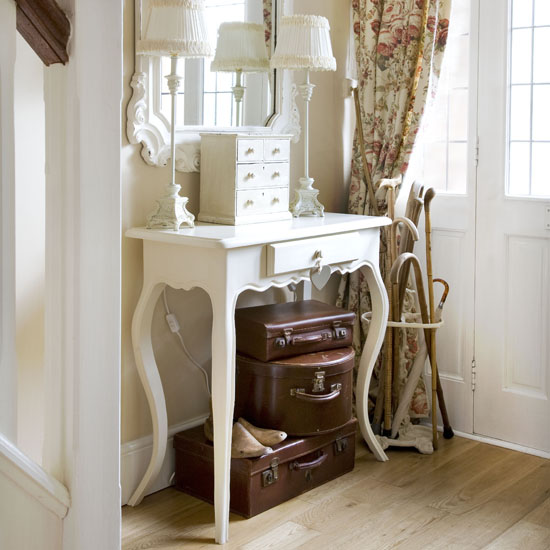 Period-style hallway Period-style hallway | Hallway decorating ideas | PHOTO GALLERY | 25 Beautiful Homes | Housetohome