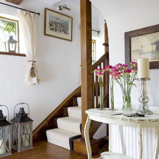 Farmhouse-style hallway Farmhouse-style hallway | Hallway decorating ideas | PHOTO GALLERY | 25 Beautiful Homes | Housetohome