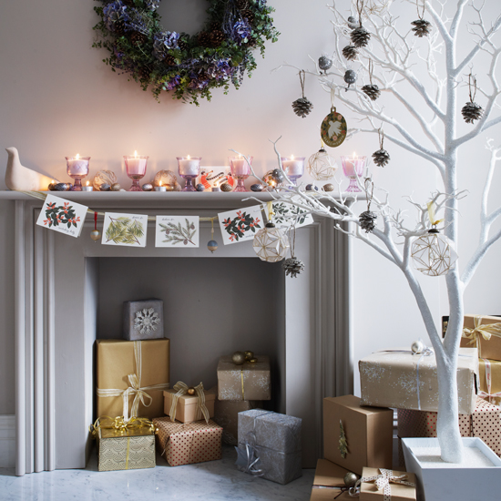 Mantelpiece card display | Homemade Christmas ideas | PHOTO GALLERY | Housetohome.co.uk