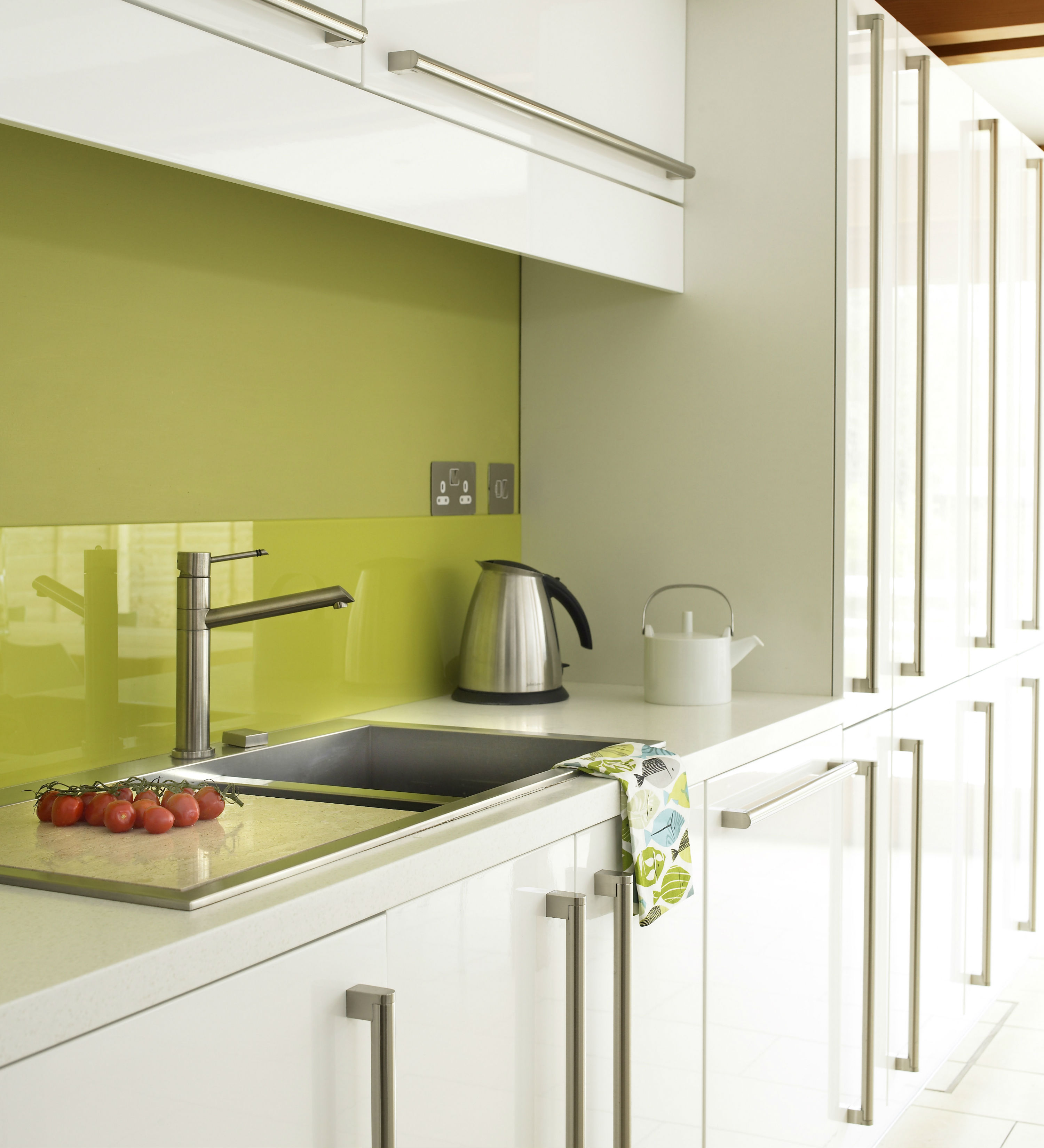 Cool and contemporary kitchen | Kitchen | PHOTO GALLERY | Ideal Home | Housetohome