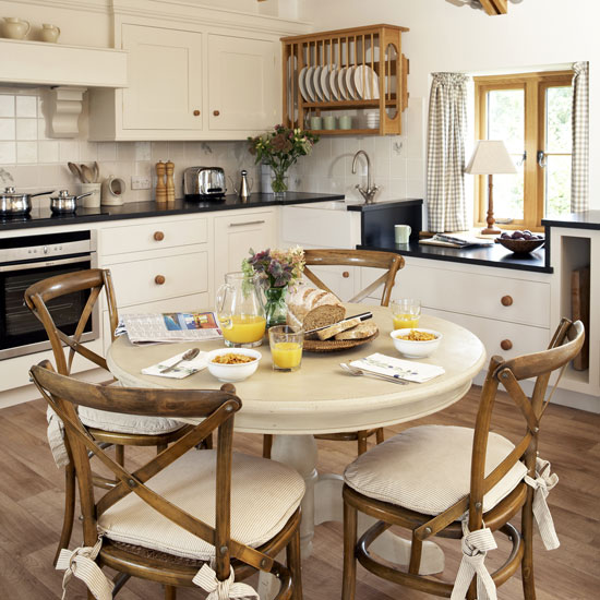 Country-style family kitchen | Family kitchen ideas - 10 of the best | Kitchen | PHOTO GALLERY | Beautiful Kitchens | Housetohome.co.uk