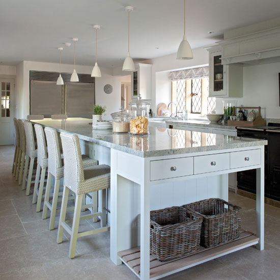 Elongated family kitchen | Family kitchen ideas - 10 of the best | Kitchen | PHOTO GALLERY | Beautiful Kitchens | Housetohome.co.uk