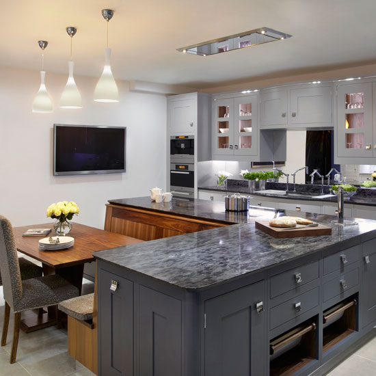 Painted family kitchen | Family kitchen ideas - 10 of the best | Kitchen | PHOTO GALLERY | Beautiful Kitchens | Housetohome.co.uk