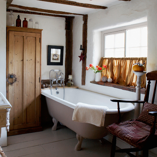 Vintage country bathroom | Bathroom decorating ideas | PHOTO GALLERY | Housetohome.co.uk