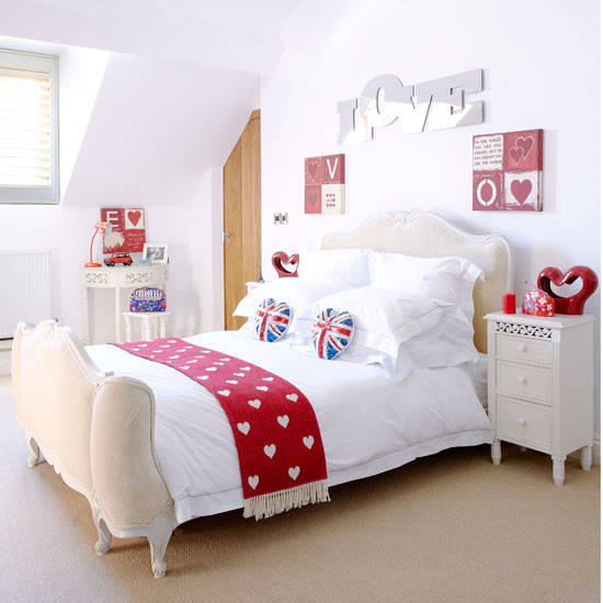 Choose red accessories | Country bedroom ideas - 10 of the best | Bedroom | PHOTO GALLERY | Country Homes and Interiors | Housetohome