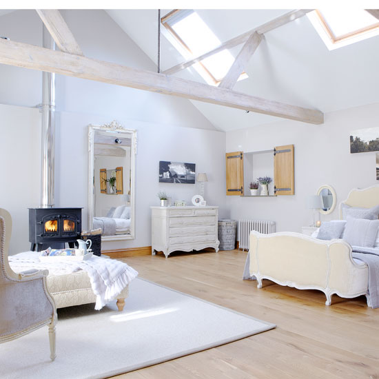 Make the most of the space Make the most of the space | Country bedroom ideas - 10 of the best | Bedroom | PHOTO GALLERY | Country Homes and Interiors | Housetohome