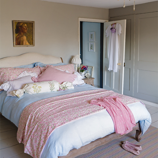 Relaxed bedroom with shades of pink | Calming neutrals | Decorating ideas | PHOTO GALLERY | Housetohome.co.uk